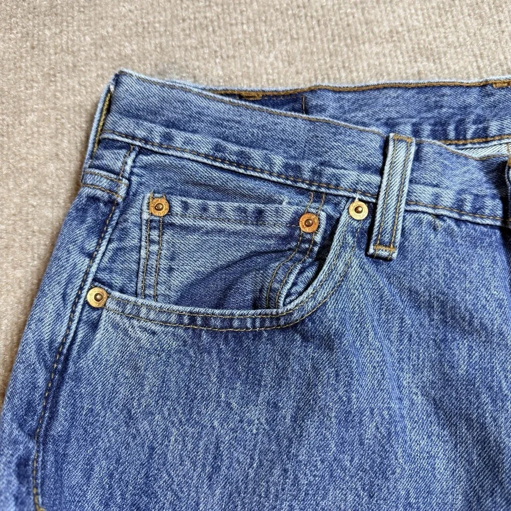 Levis 501 Original Fit Mens Jeans 33x30 Medium Wash Blue Button Fly Straight Leg